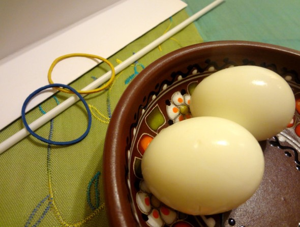 Шаг 2 - яйца очистите