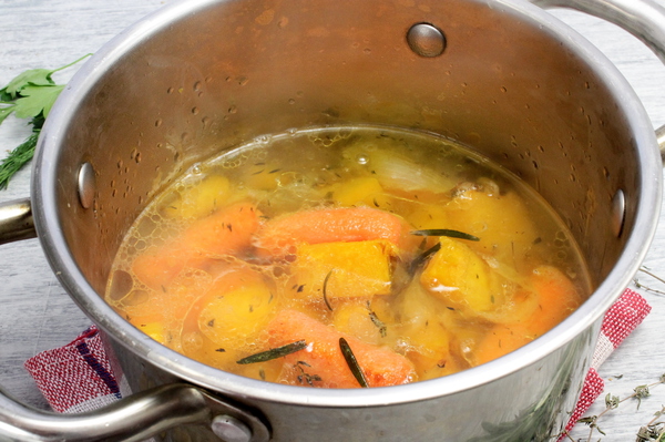 Суп-пюре из тыквы и моркови - шаг 1