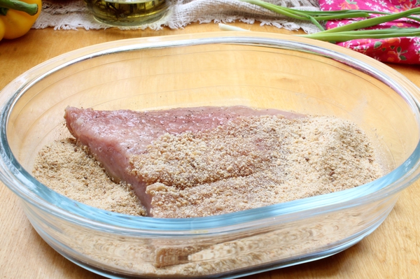 Как приготовить отбивные из свинины шаг 4: свинину панируем 