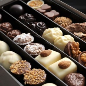 Шоколадные конфеты в коробке