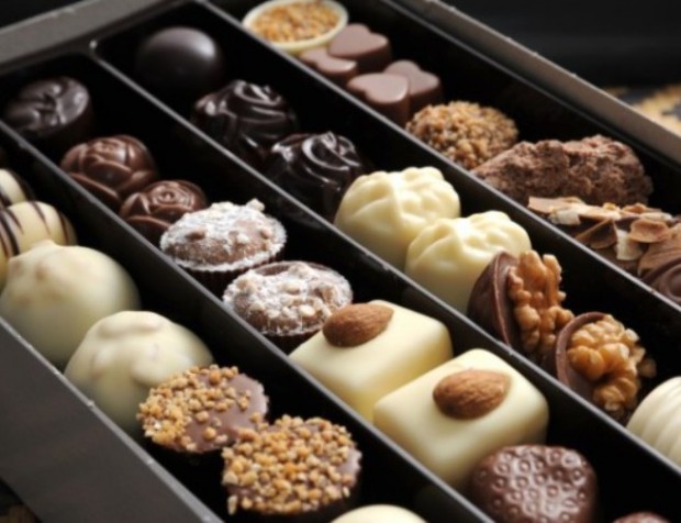 Шоколадные конфеты в коробке