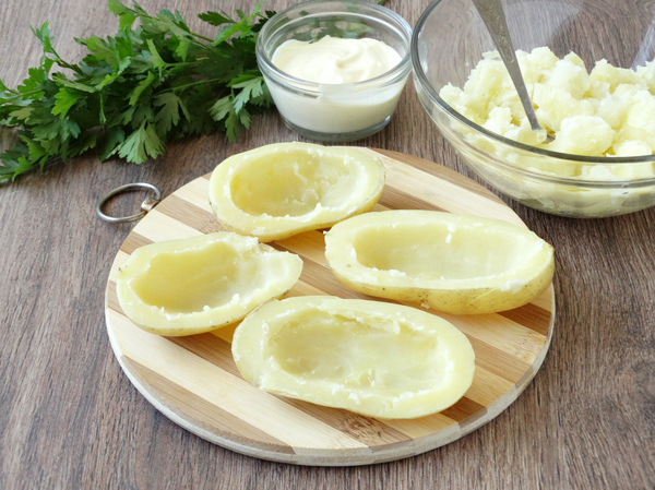 Картофельные лодочки в духовке - шаг 2 