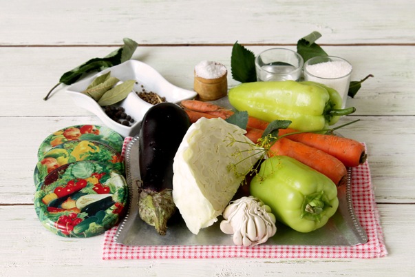 Ингредиенты для овощного ассорти на зиму - фото