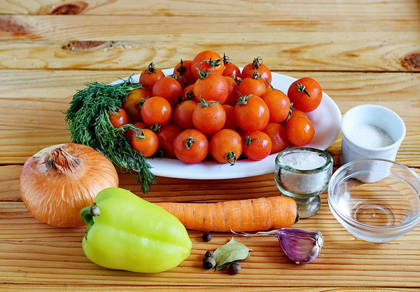 Консервированные помидоры с болгарским перцем - ингредиенты