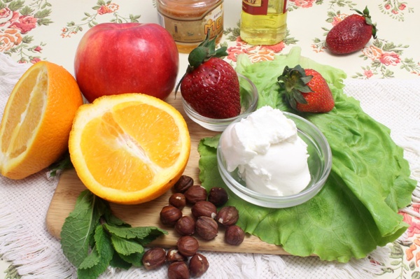  Ингредиенты для салата с яблоком и апельсином 