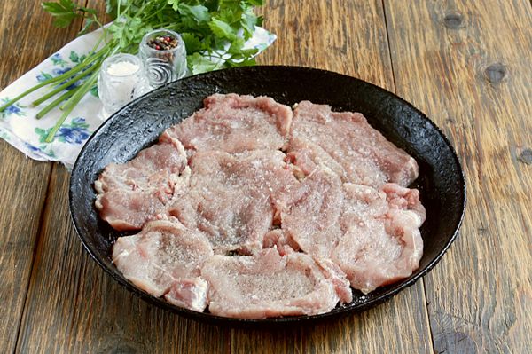  Свинина с картофелем в духовке - шаг 2 