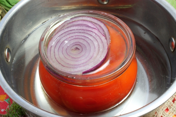  Консервированные помидоры с луком - шаг 8 