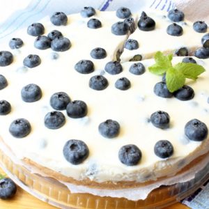 Рецепт творожного пирога с голубикой без выпечки